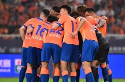 英雄联盟总决赛门票-球队教练团队展现默契，战术成功奏效