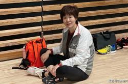 -橄榄球队主教练发声，誓言带队登顶的简单介绍