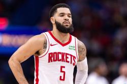 英雄联盟总决赛时间-鹈鹕横扫吉林队，范弗利特高光表现