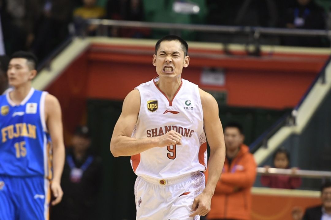 关于山东西王队轻松战胜上海鲨鱼队，迎来三连胜的信息