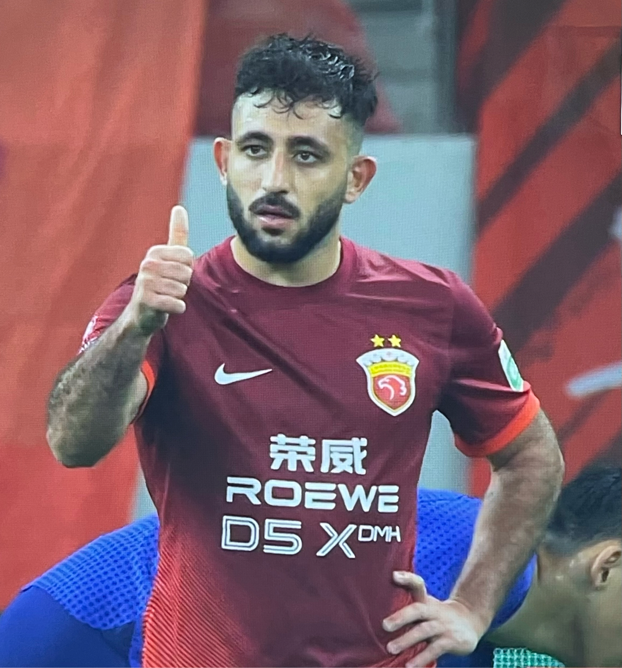 天津泰达主帅赞扬球员表现，希望保持胜势