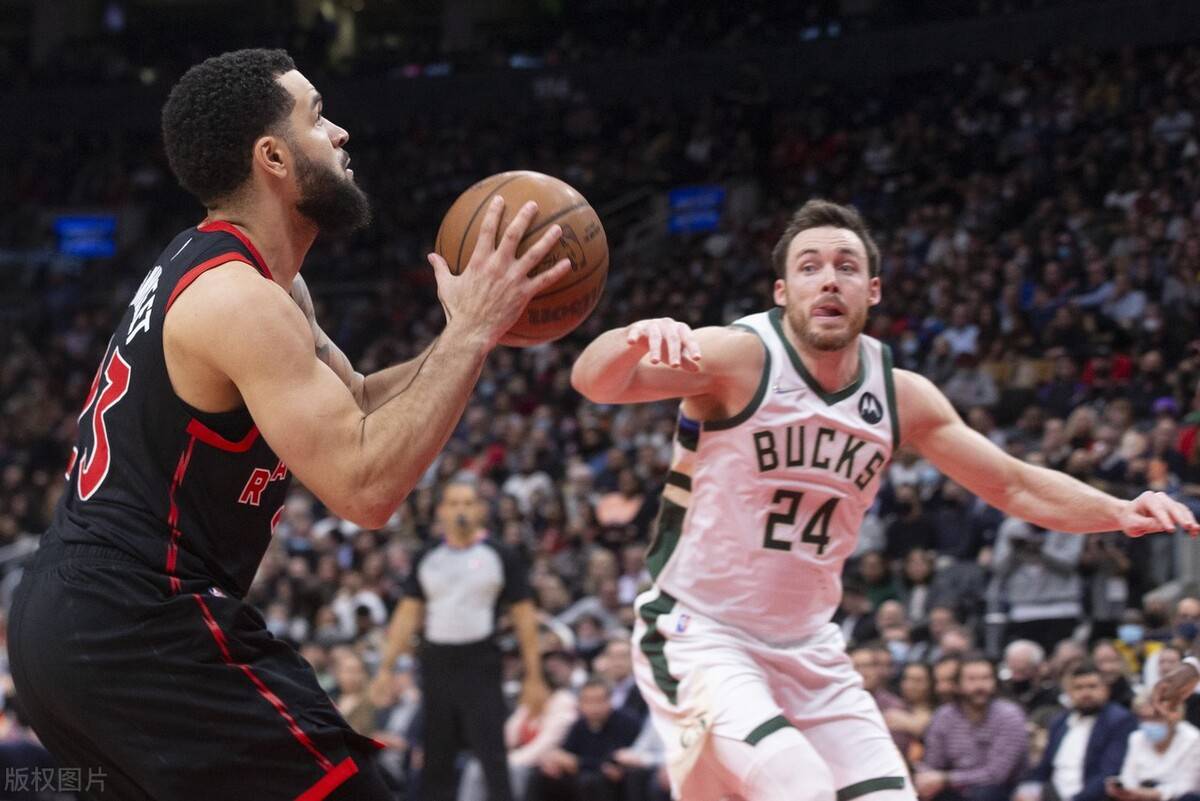 鹈鹕横扫吉林队，范弗利特高光表现