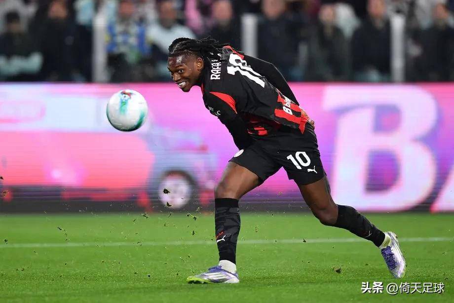 AC米兰豪取胜利，朝着冠军目标迈进！