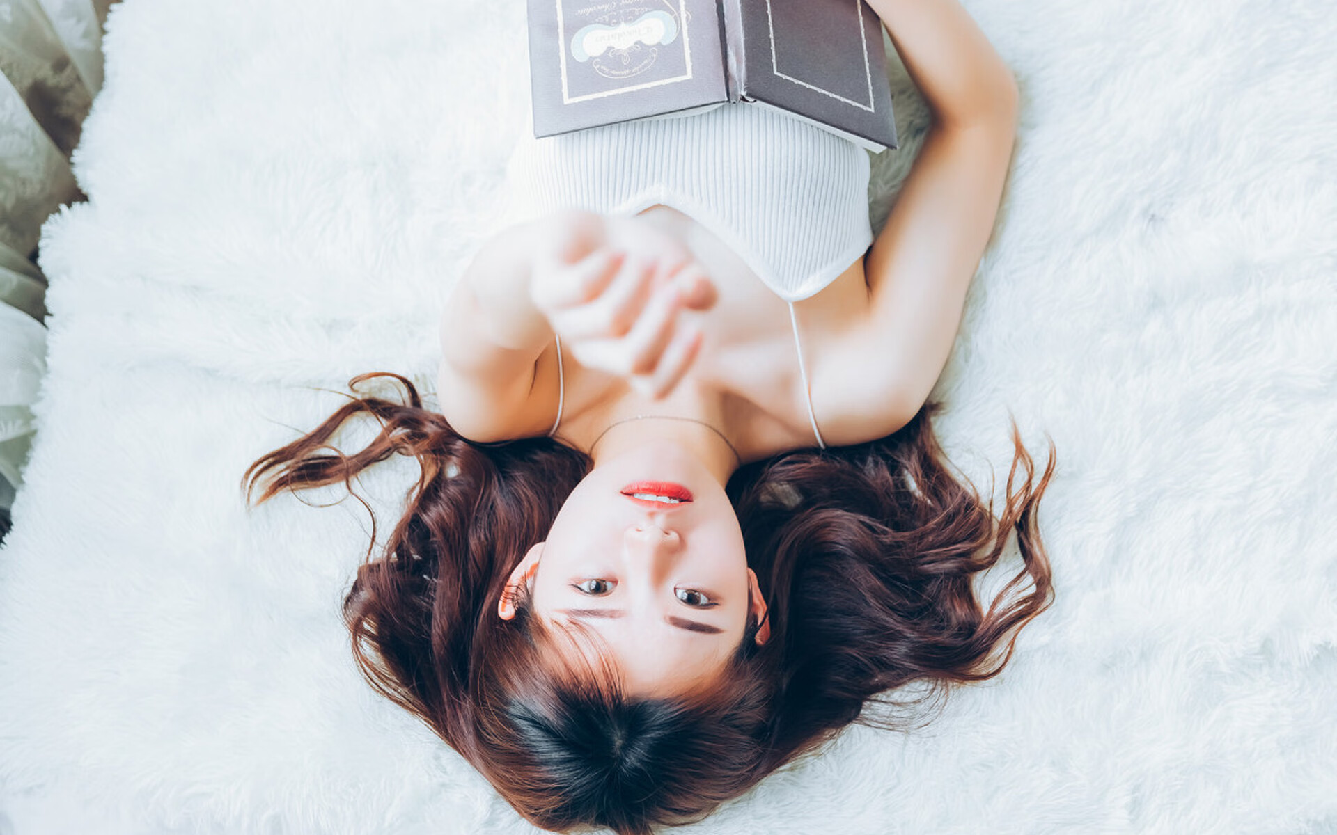 当贝恩化身为烈焰时,雄鹿用铁索囚禁步行者的无声战役