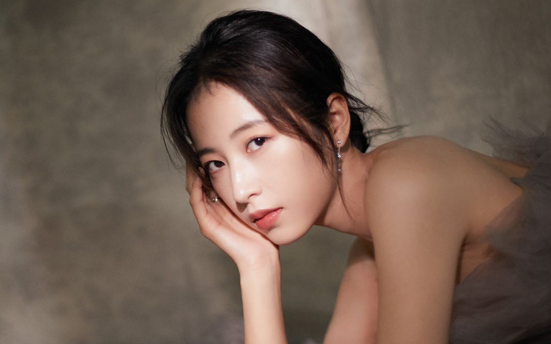 凤凰城利刃出鞘，太阳斩落老鹰，布克成为关键先生