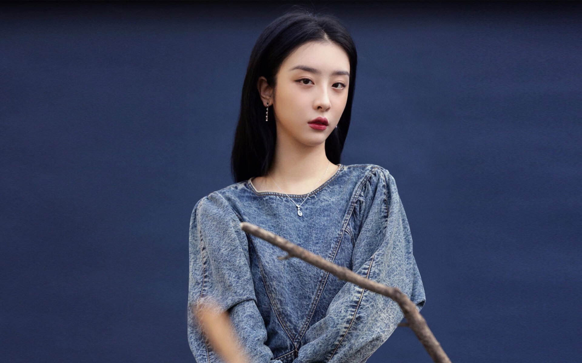 北欧寒锋刺穿热带风暴，巴雷拉导演绝杀，芬兰在B组死亡之组划下唯一生存轨迹